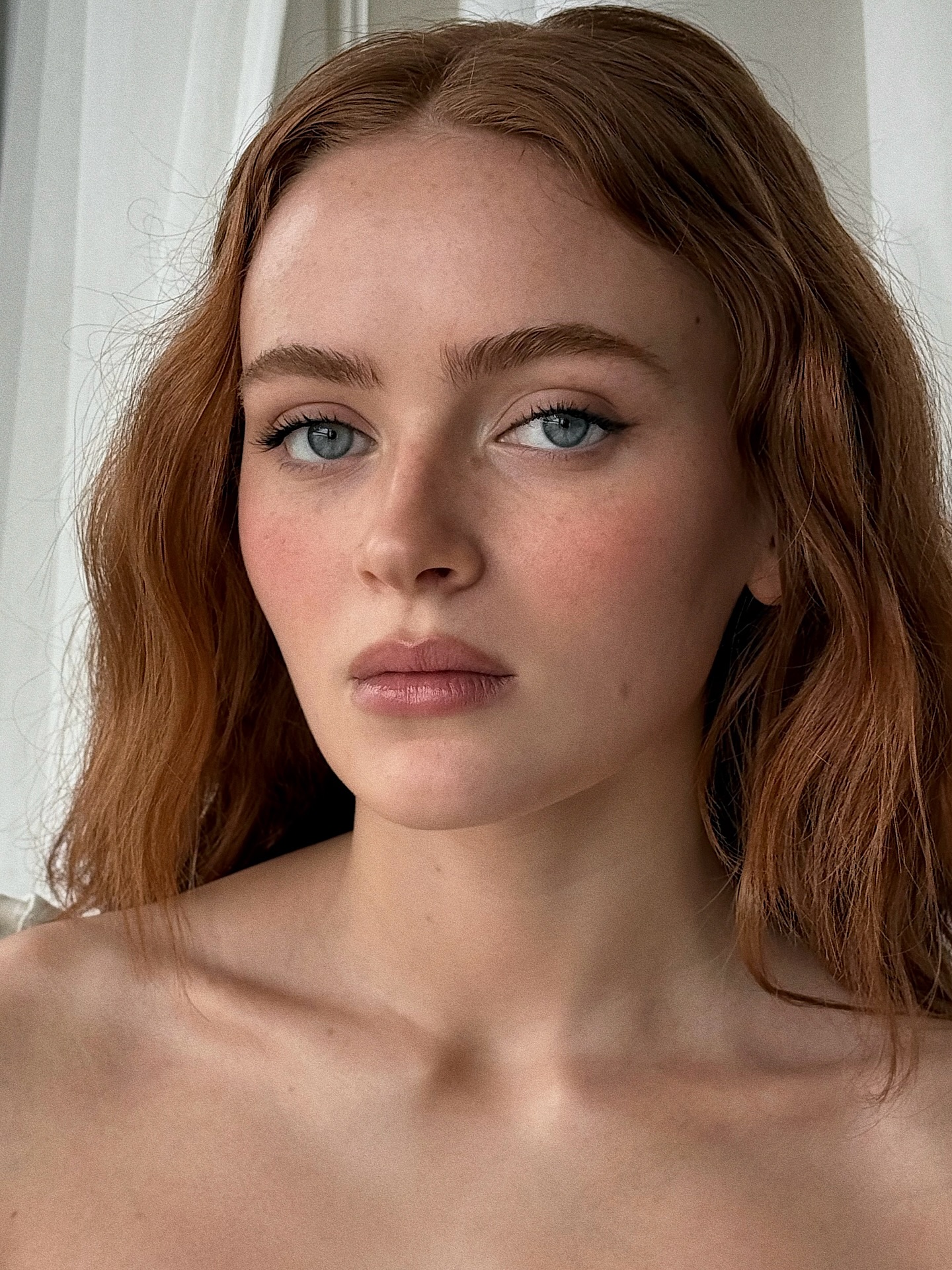 Sadie Sink with an invisible lip liner