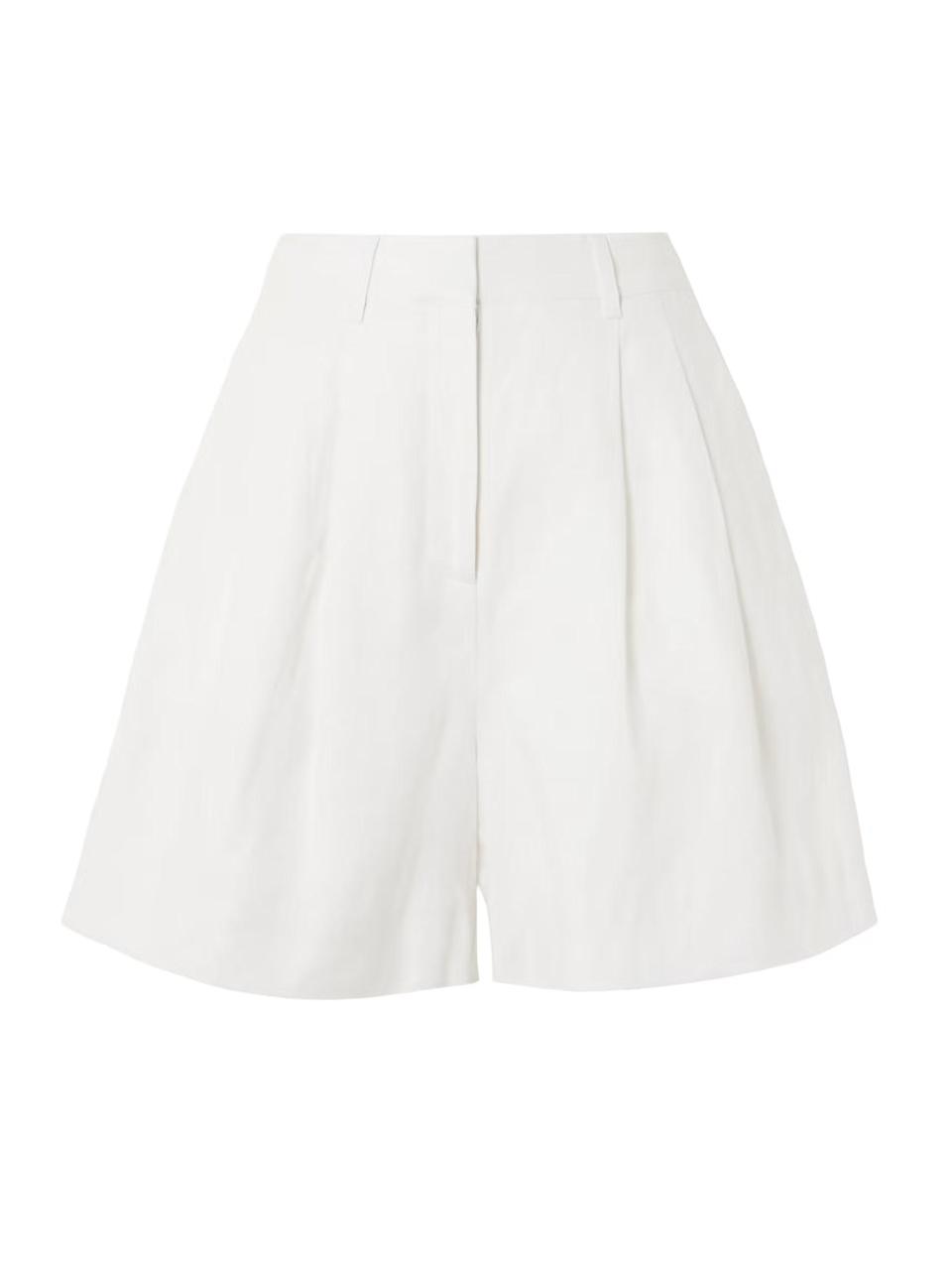 The Fashion Girl Way to Master Feature Style