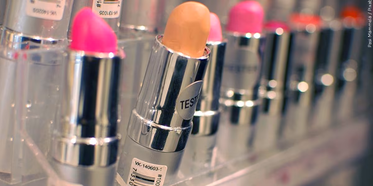 “Kids & Makeup”: Finding answers about the effect of beauty products on little girls