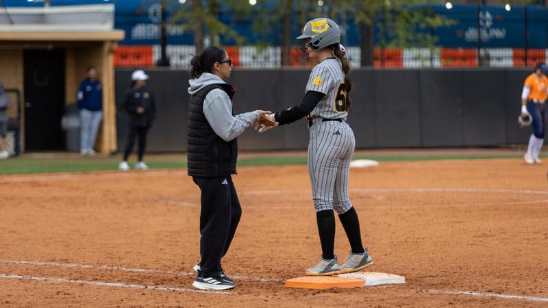 Owls Travel to South Beach for Series with FIU - Kennesaw State University Athletics